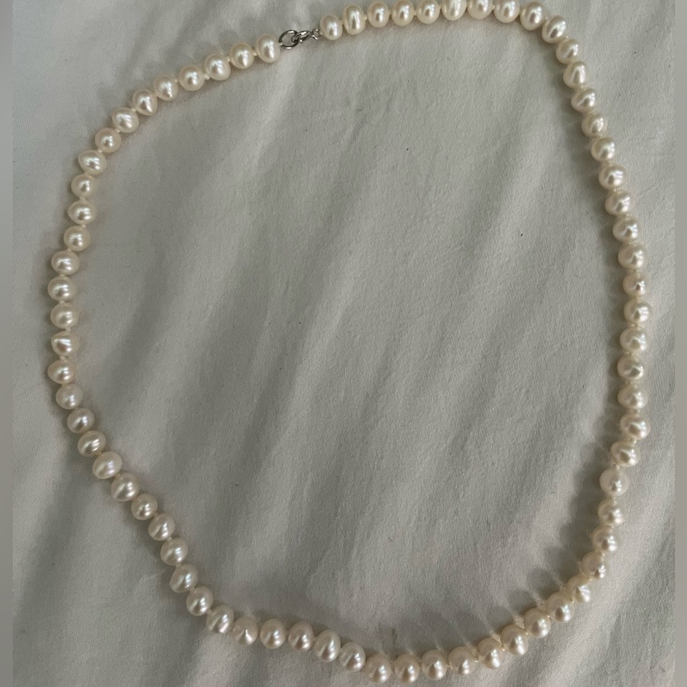 Authentic pearl necklace